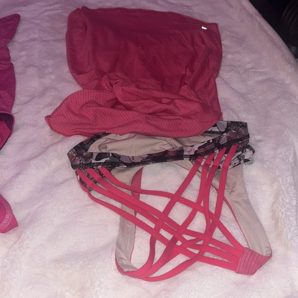 Two lululemon t shirts - Picture 13 of 15